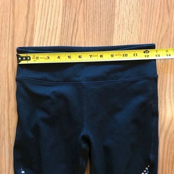 Fabletics Clover Capri Leggings Optical Floral XS - Picture 8 of 9